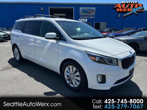White 2017 Kia Sedona EX