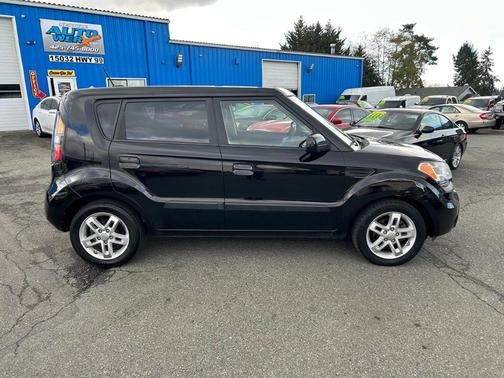 2010 Kia Soul +
