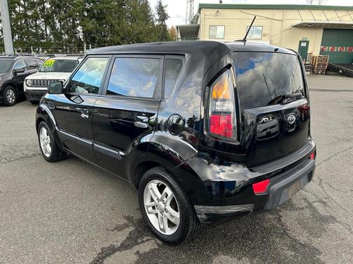 2010 Kia Soul +