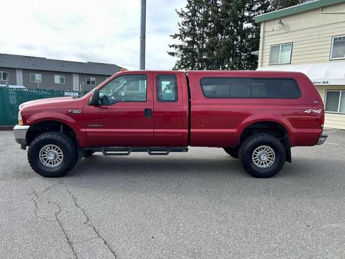Red 2002 Ford F-350 Lariat Super Duty