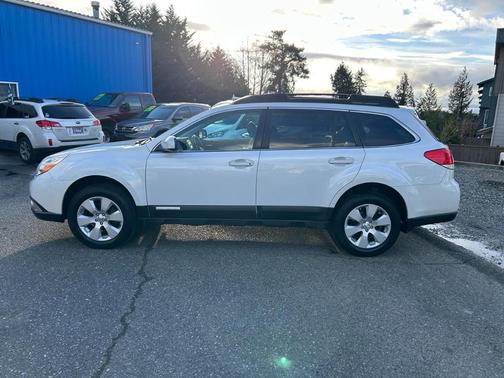 2010 Subaru Outback 2.5i Limited