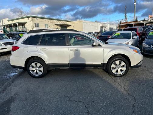 2010 Subaru Outback 2.5i Limited