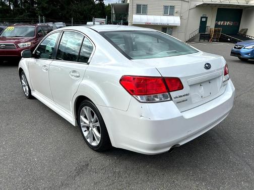 2013 Subaru Legacy 2.5i Premium