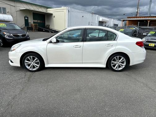 2013 Subaru Legacy 2.5i Premium