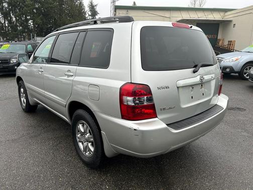 2005 Toyota Highlander W/3RD ROW NATL