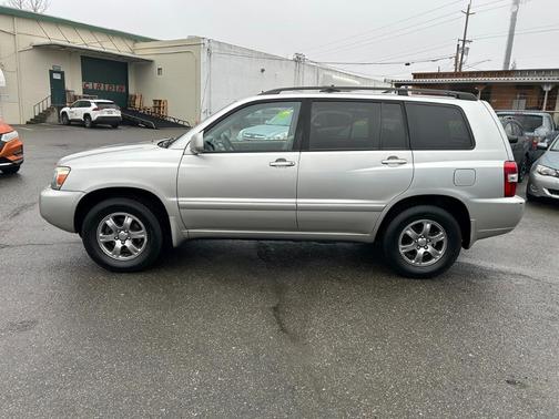 2005 Toyota Highlander W/3RD ROW NATL