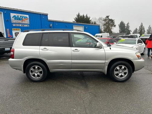 2005 Toyota Highlander W/3RD ROW NATL