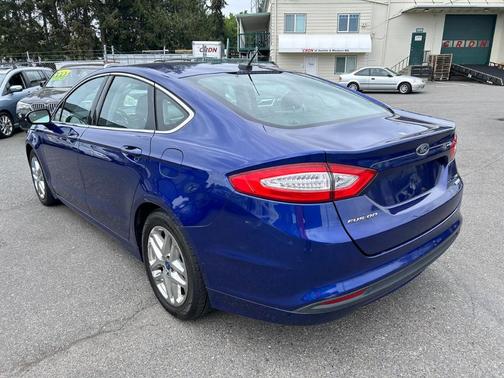 Blue 2014 Ford Fusion SE