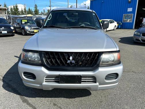 2002 Mitsubishi Montero Sport ES