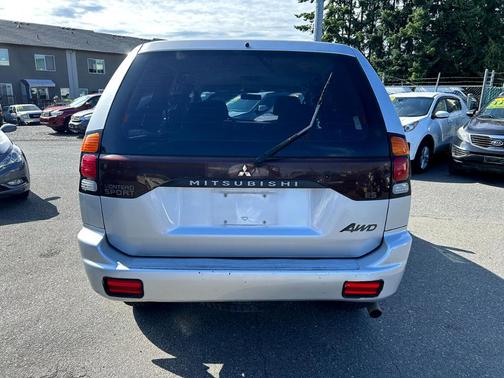 2002 Mitsubishi Montero Sport ES