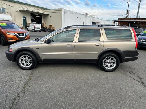2004 Volvo XC70 
