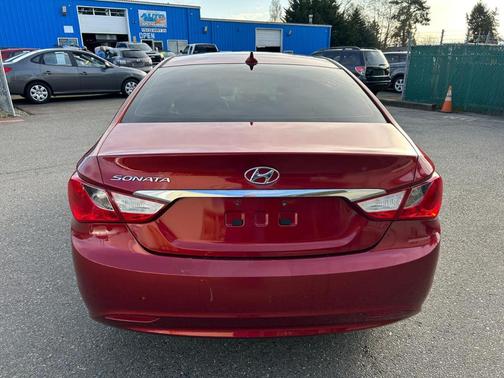 Sparkling Ruby Mica 2013 Hyundai SONATA GLS