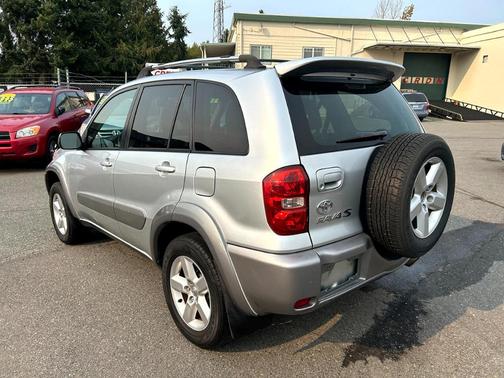 2005 Toyota RAV4 Base