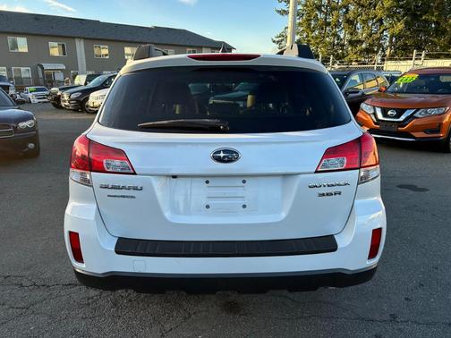 2014 Subaru Outback 3.6R Limited