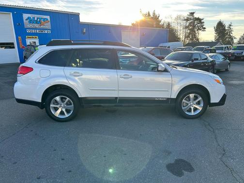 2014 Subaru Outback 3.6R Limited