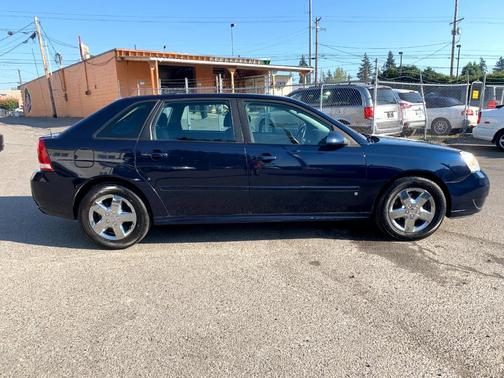 Photo 4 of 15 of 2007 Chevrolet Malibu Maxx LT