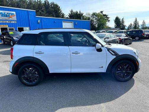2012 MINI Cooper S Countryman Base