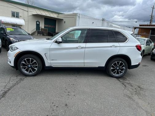 White 2015 BMW X5 xDrive35d