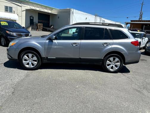 2011 Subaru Outback 2.5i Limited