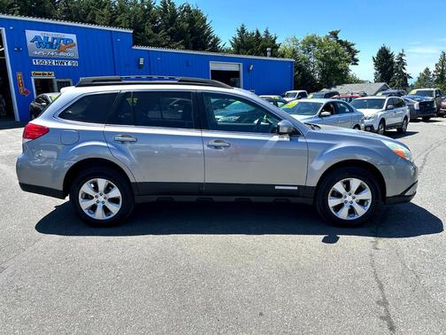 2011 Subaru Outback 2.5i Limited