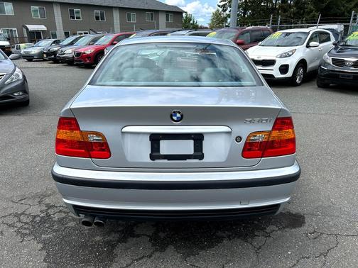 2003 BMW 330 i