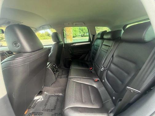 2012 Volkswagen Touareg VR6 Sport