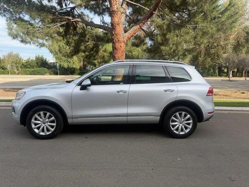 2012 Volkswagen Touareg VR6 Sport
