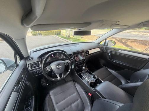 2012 Volkswagen Touareg VR6 Sport