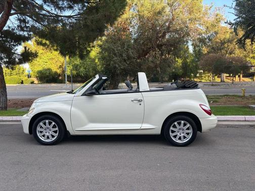 2008 Chrysler PT Cruiser Base