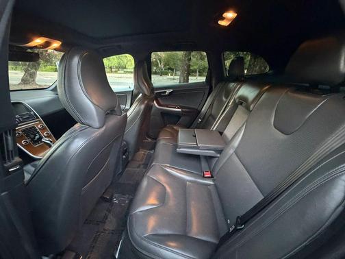 Gray 2016 Volvo XC60 T6 Drive-E Platinum