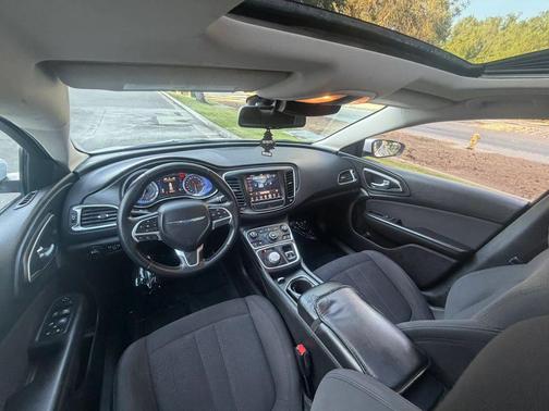 White 2016 Chrysler 200 Limited