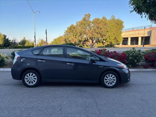 2014 Toyota Prius Plug-in Advanced