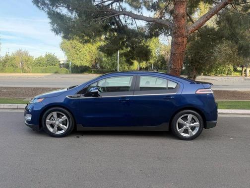 2012 Chevrolet Volt Base