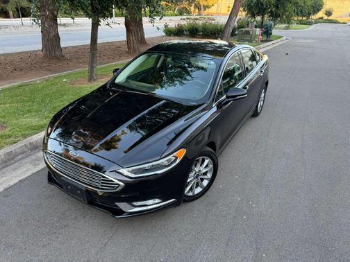 Black 2017 Ford Fusion SE