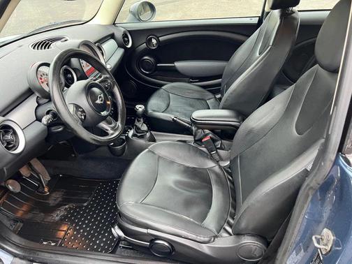 2011 MINI Cooper Base