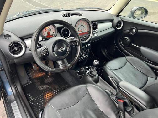 2011 MINI Cooper Base