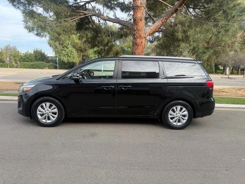 2018 Kia Sedona LX