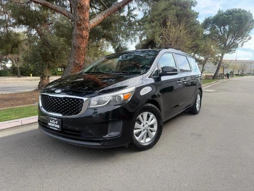 2018 Kia Sedona LX