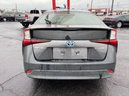 2020 Toyota Prius LE