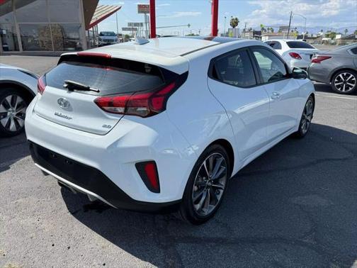 2020 Hyundai Veloster 2