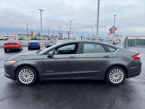 2016 Ford Fusion Hybrid SE