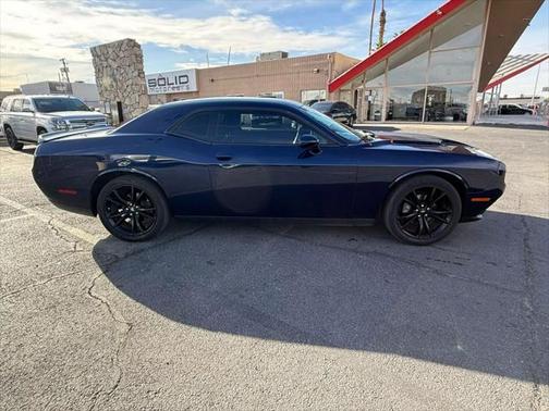 2017 Dodge Challenger SXT