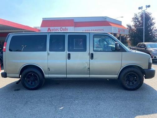 Photo 4 of 33 of 2011 Chevrolet Express 1500 LS