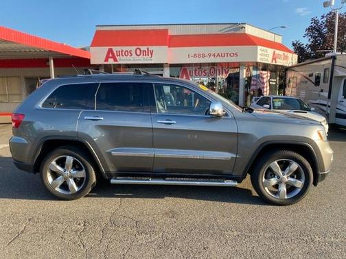 Photo 4 of 25 of 2011 Jeep Grand Cherokee Overland