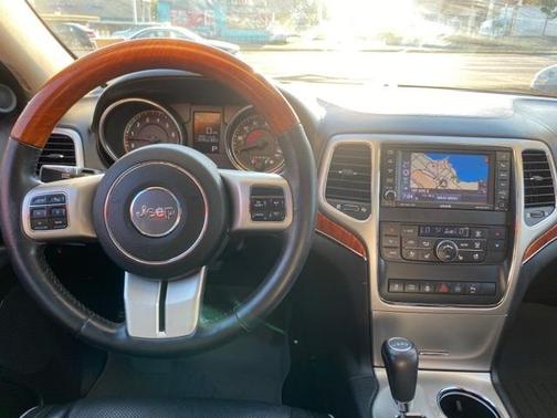 2011 Jeep Grand Cherokee Overland for sale in Burien, WA - image 12