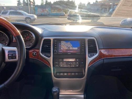 2011 Jeep Grand Cherokee Overland for sale in Burien, WA - image 10