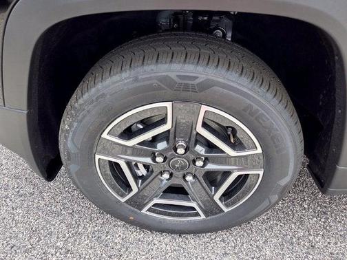 Diamond Black 2026 Jeep Cherokee LAREDO/LIMITED