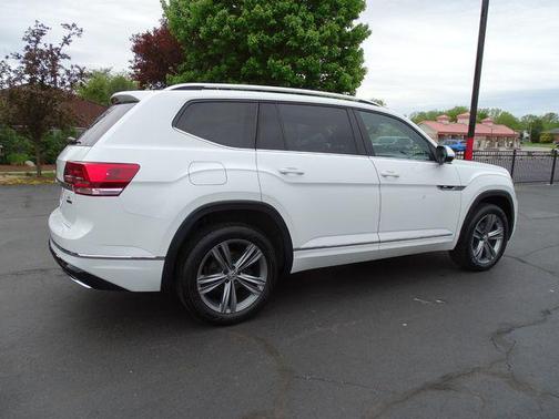Pure White 2019 Volkswagen Atlas 3.6L SE w/Technology