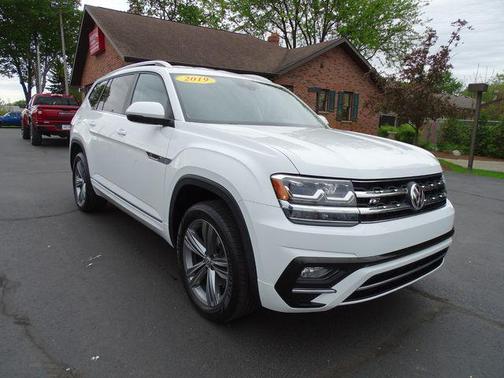 Pure White 2019 Volkswagen Atlas 3.6L SE w/Technology
