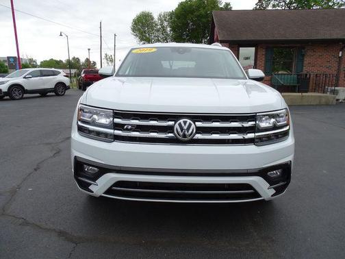 Pure White 2019 Volkswagen Atlas 3.6L SE w/Technology